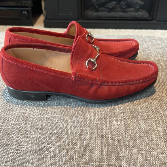 Gucci Red Suede Loafers with Metallic Accents - Picture 7 of 11